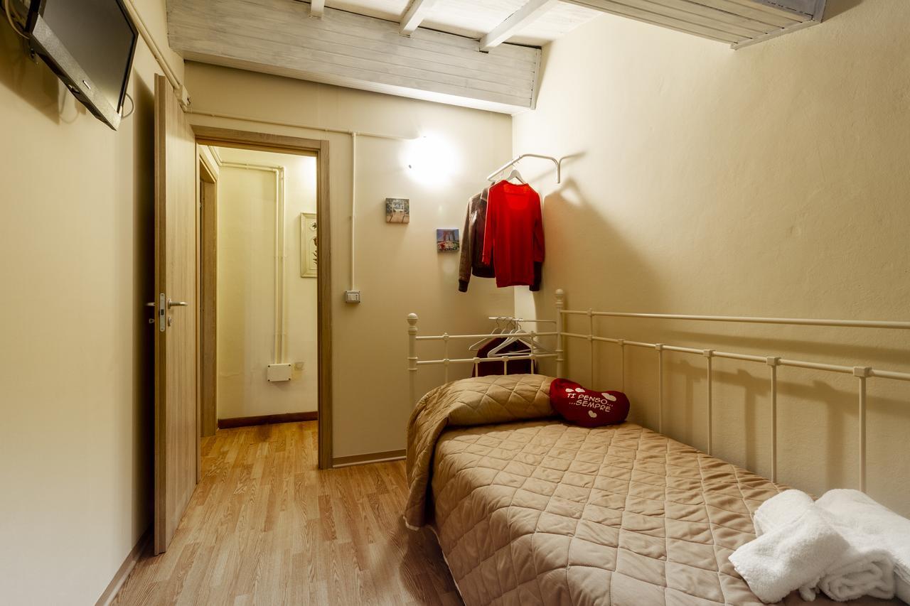 Flori'S Bed & Breakfast Viareggio Exterior photo