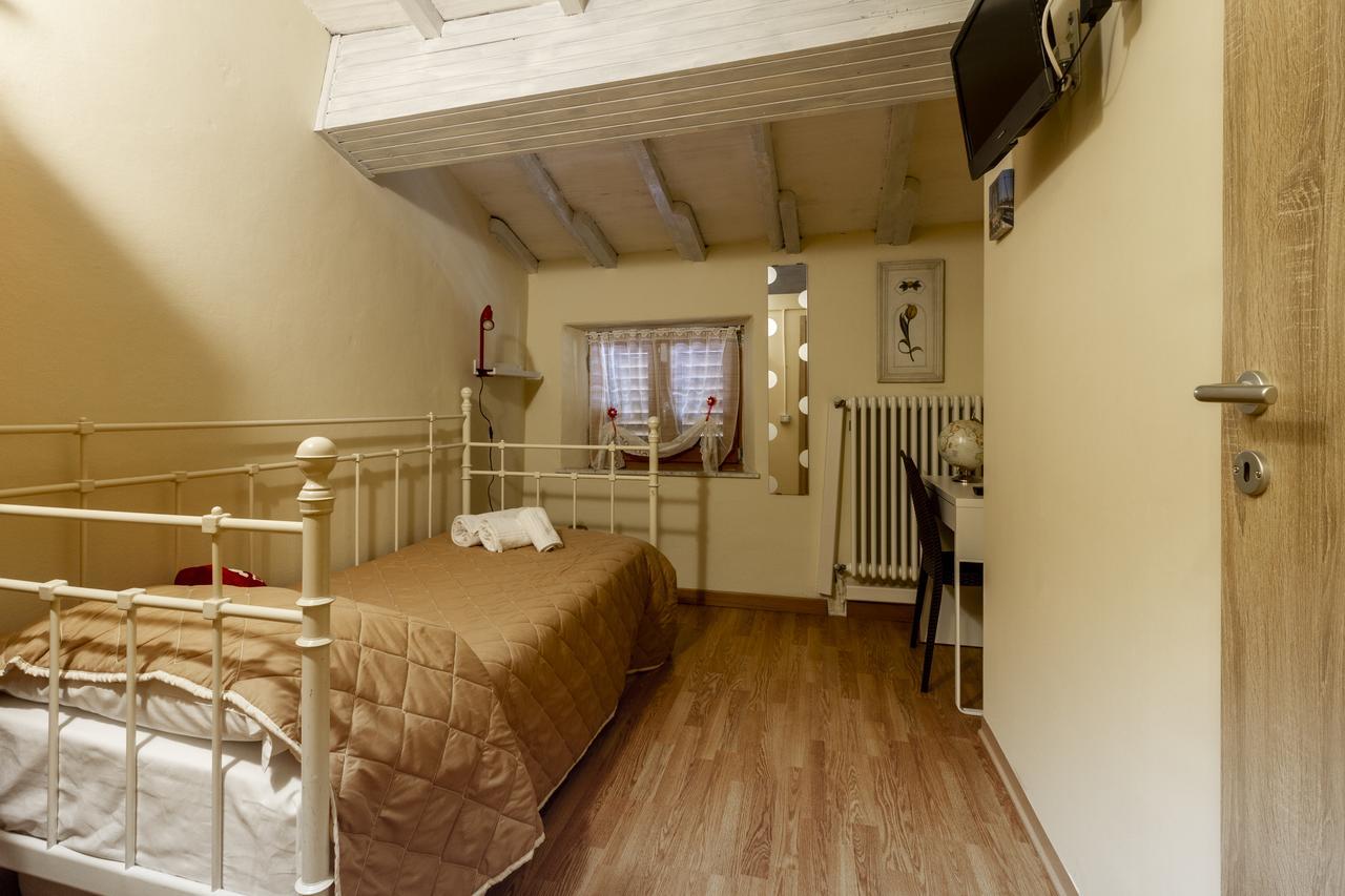 Flori'S Bed & Breakfast Viareggio Exterior photo