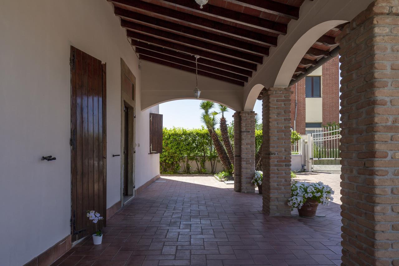 Flori'S Bed & Breakfast Viareggio Exterior photo